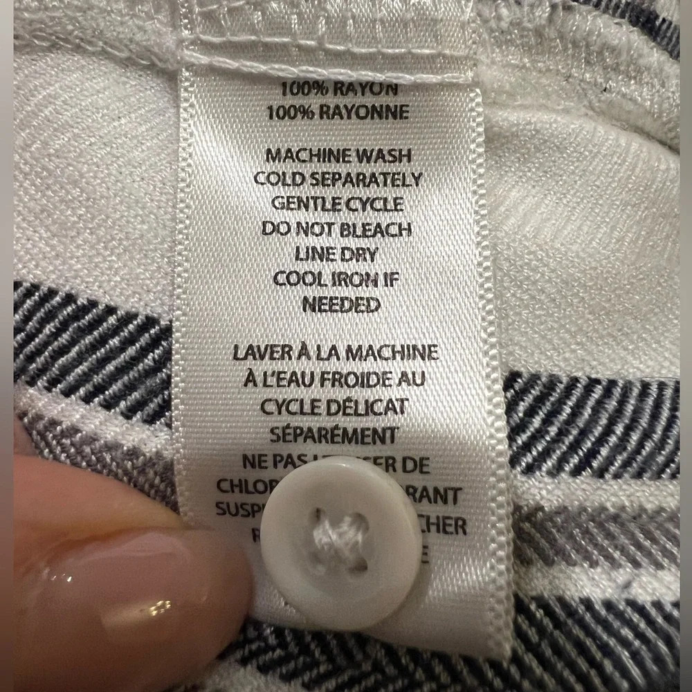 Women’s Sleeveless White/Gray Plaid Flannel Blouse/Top/Button Down Size M - Picture 7 of 7